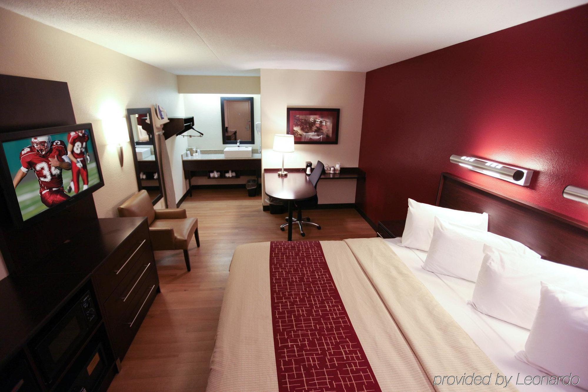 Travelodge By Wyndham Peoria Exterior photo
